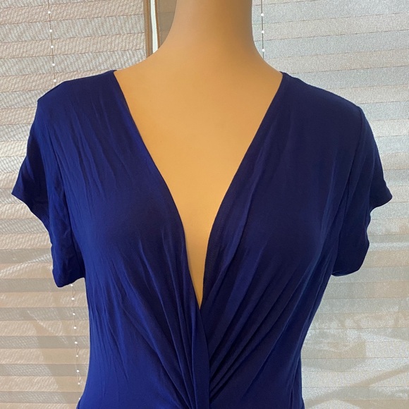 Elegant Blue V-Neck Dress - Picture 3 of 7